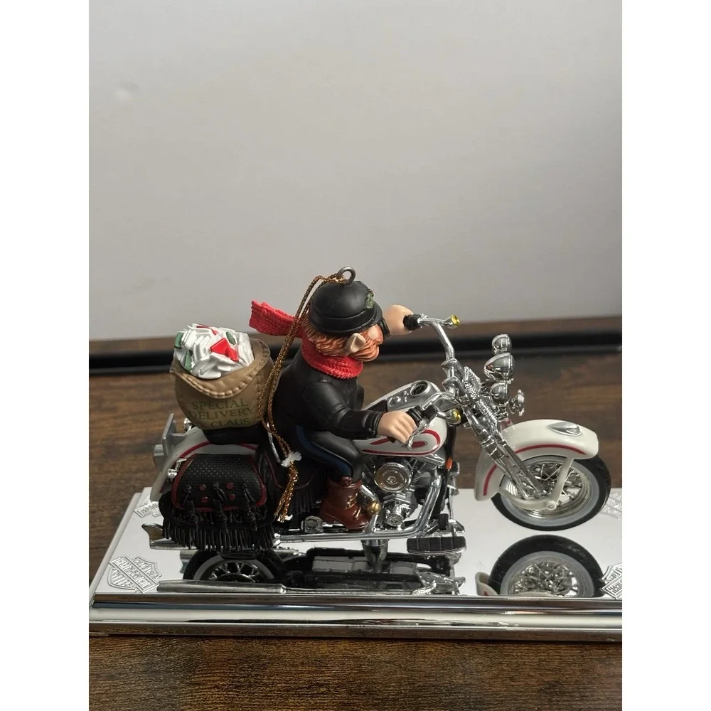Mr‎ And Mrs Santa Claus Riding Their Harley Davidson Sleigh's